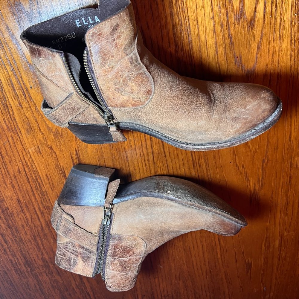 Ella size 9 1/2 tan boots